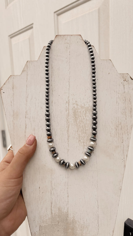 Big Pearl Beaded Necklace