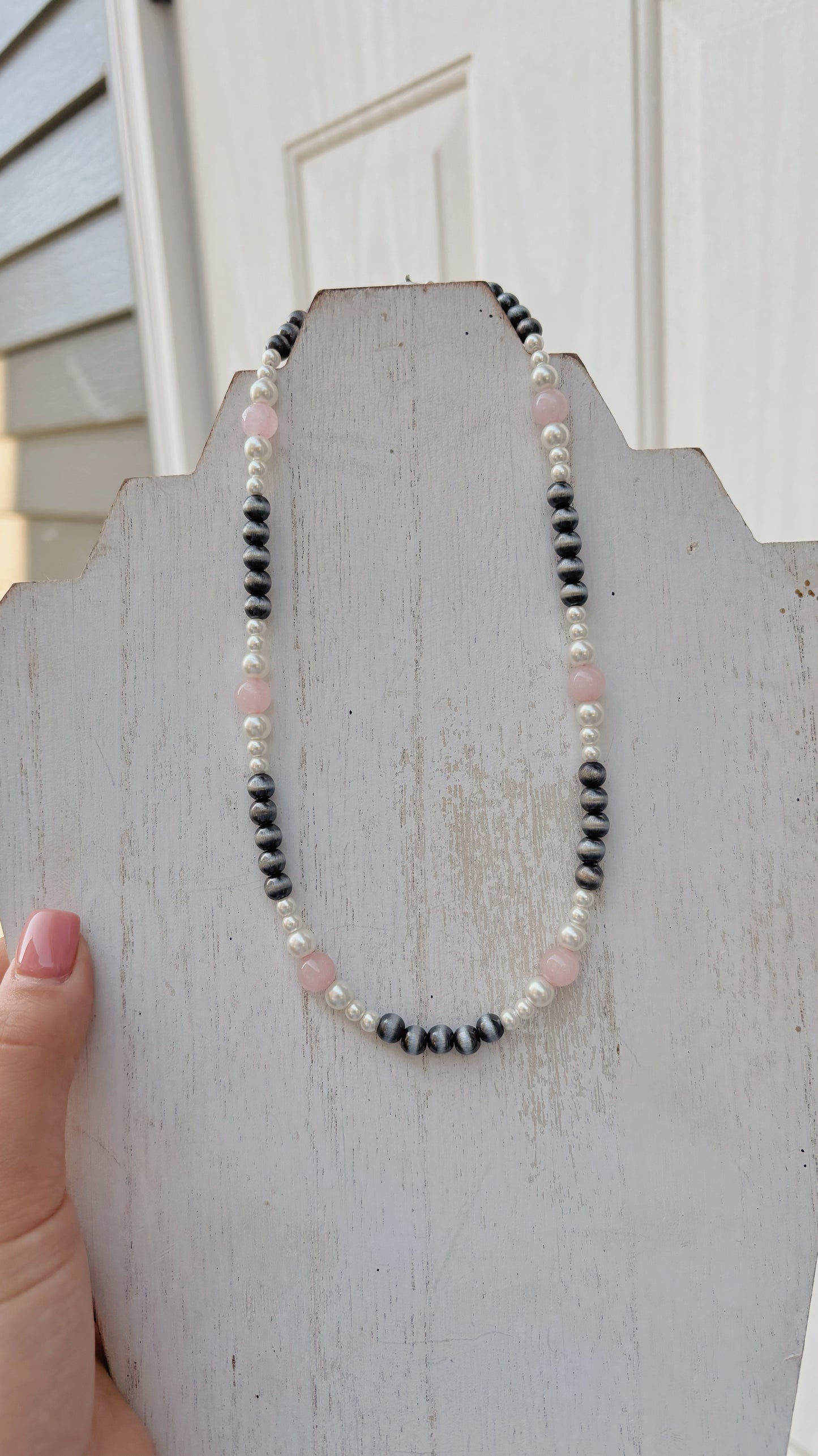 Light Pink Pearl Beaded Necklace