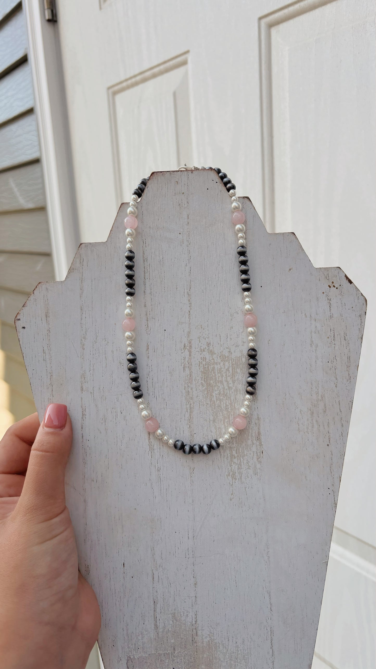 Light Pink Pearl Beaded Necklace